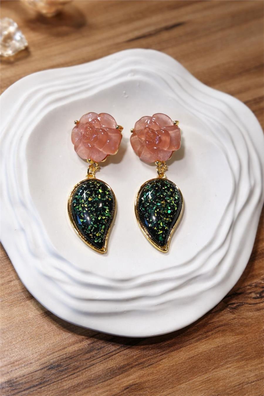 Joyce Yeşil Yaprak Formlu Sallantılı Küpe